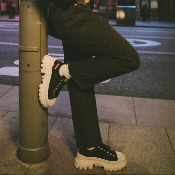 PALLADIUM NWB Revolt Shoe LO TX Black Women Platform Boot 97243-016-M SZ 8 - Picture 5 of 5